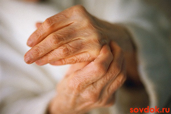 болят суставы рук