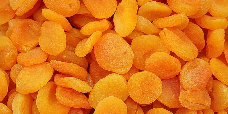 Курага укрепляет сердечную мышцу.