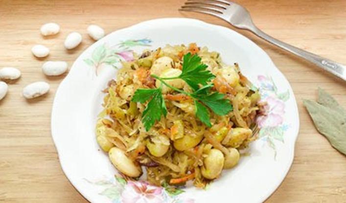 Квашеная капуста с фасолью
