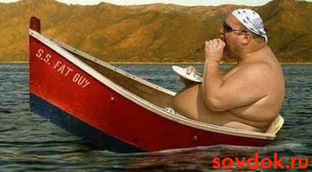 мужчина в лодке