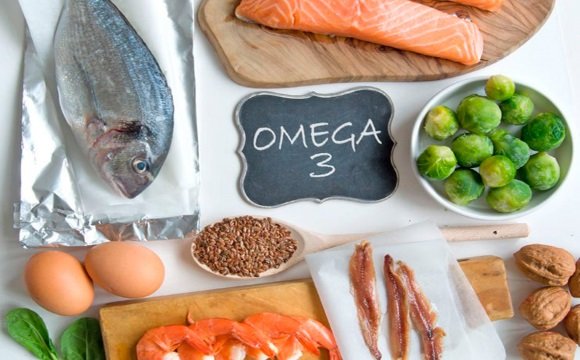 Набор продуктов (рыба, яйца, брюссельская капуста, грецкие орехи)