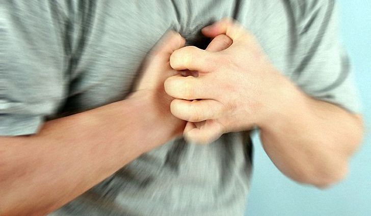 При острых приступах СЛН больному требуется неотложная помощь, максимально обеспечивающая доступ кислорода.